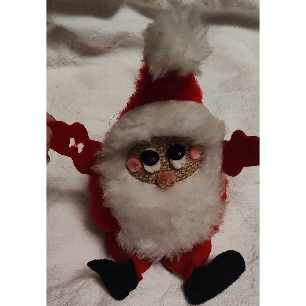 Vintage 1976 Russ Berrie & Company Shelf sitter Santa. Burlap face. 7" tall from